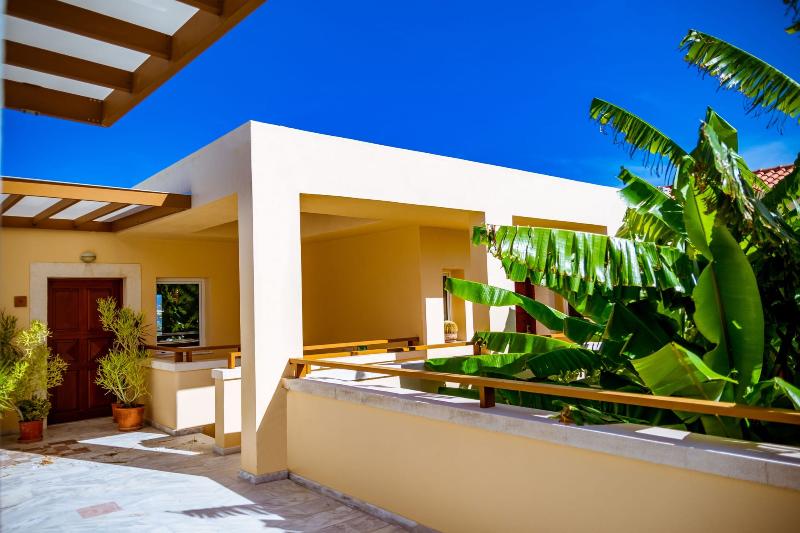 Anais Collection Hotels & Suites Chania by GHH - Genel