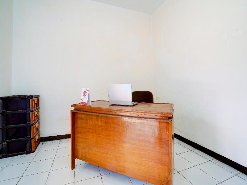 SPOT ON 90200 Pondok Sabaraya Cileunyi Syariah - Lobi