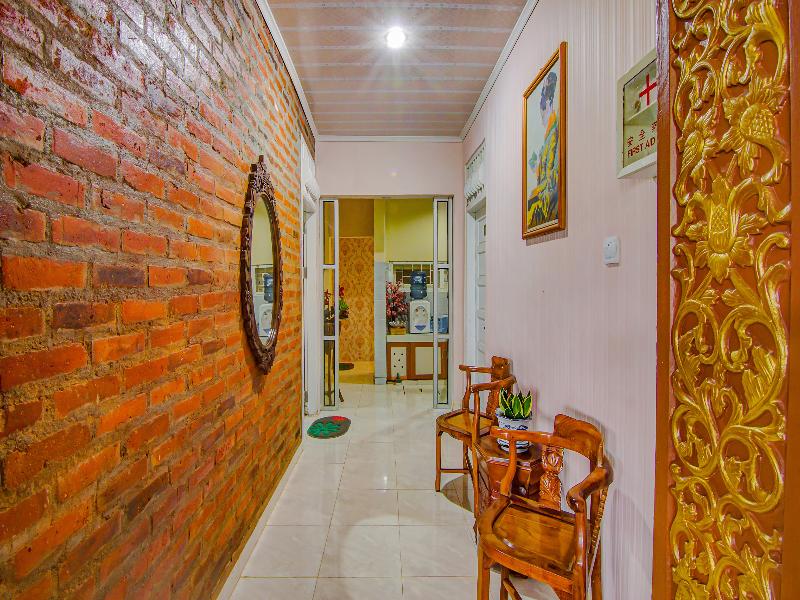 OYO 90506 Bunga Sonsang Homestay Syariah - Lobi