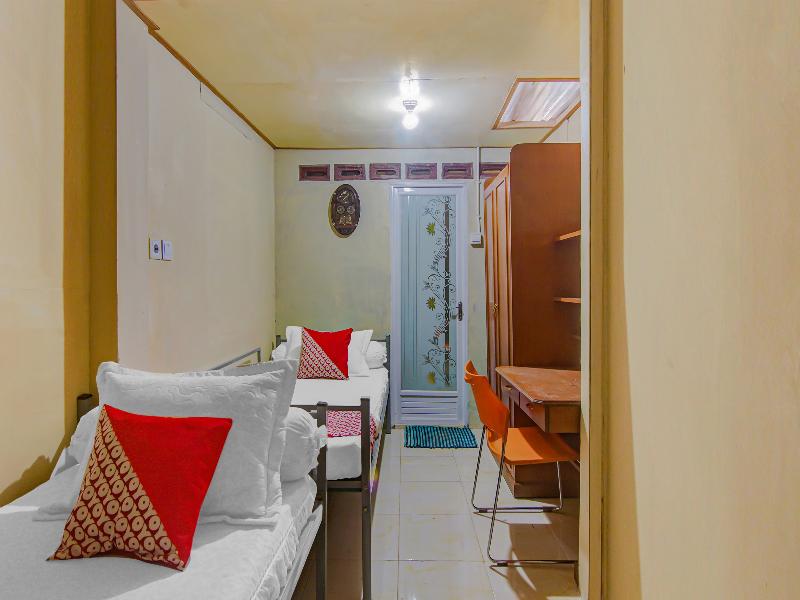 OYO 90506 Bunga Sonsang Homestay Syariah - Oda