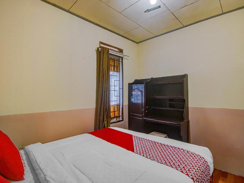 OYO 90506 Bunga Sonsang Homestay Syariah - Oda