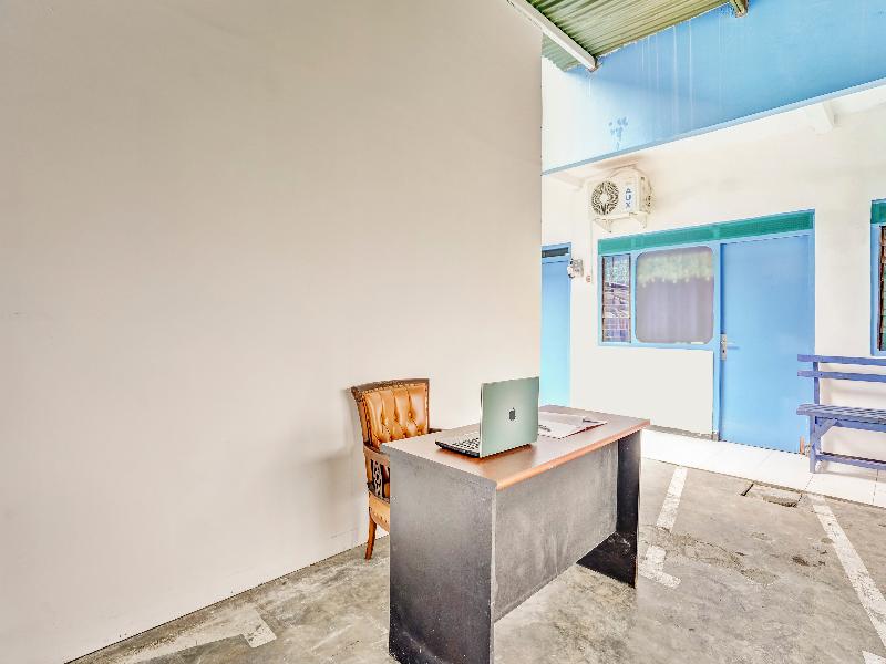 OYO 90523 Homestay Jenggolo - Lobi
