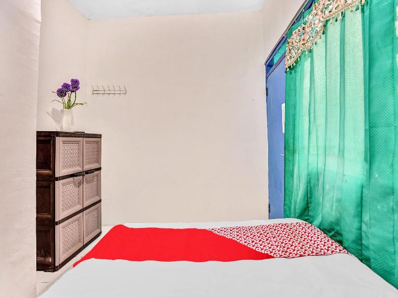 OYO 90523 Homestay Jenggolo - Oda
