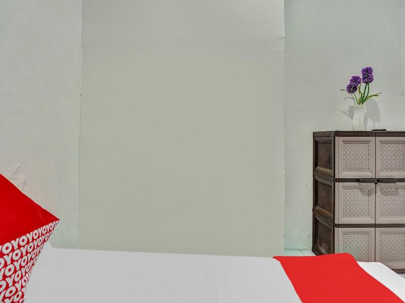OYO 90523 Homestay Jenggolo - Oda