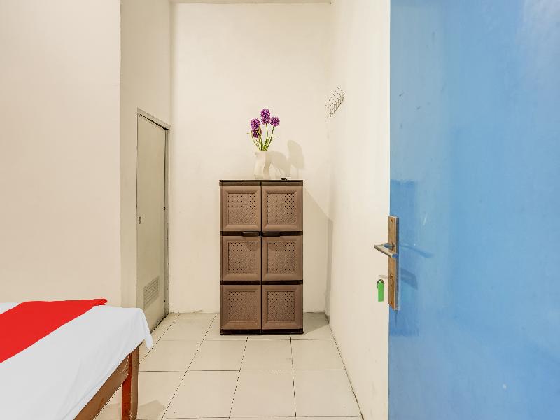 OYO 90523 Homestay Jenggolo - Oda