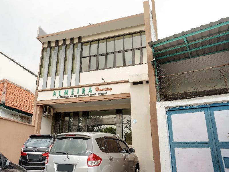 OYO 90442 Almeira Homestay Syariah Sub - Genel