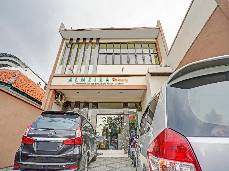OYO 90442 Almeira Homestay Syariah Sub - Genel