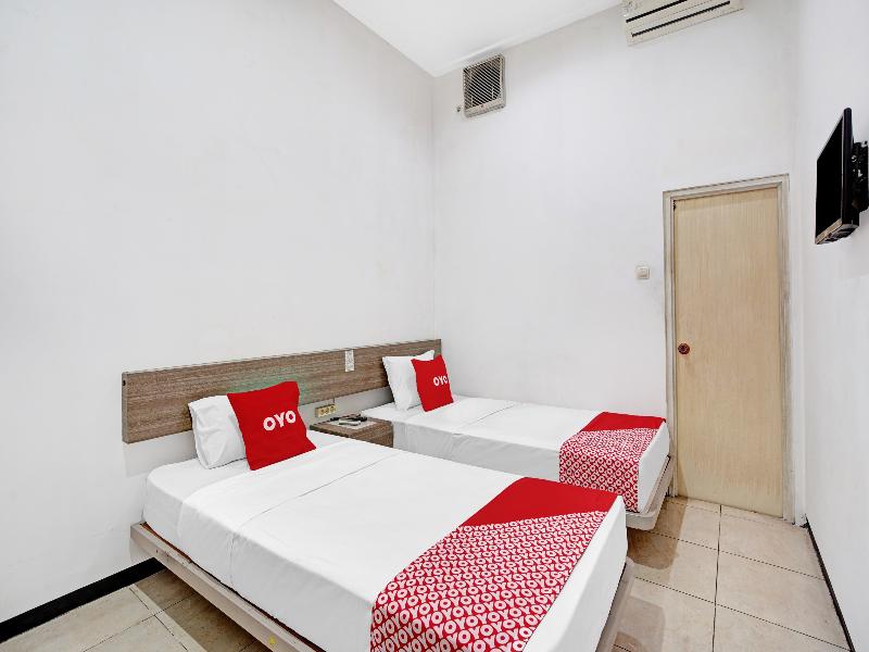OYO 90442 Almeira Homestay Syariah Sub - Oda