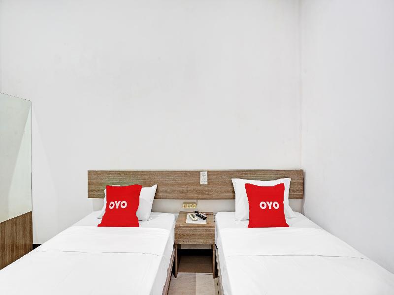 OYO 90442 Almeira Homestay Syariah Sub - Oda
