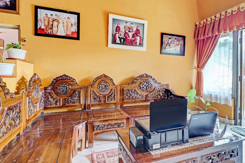 OYO 90454 Adinda Homestay Cibodas Lembang - Lobi