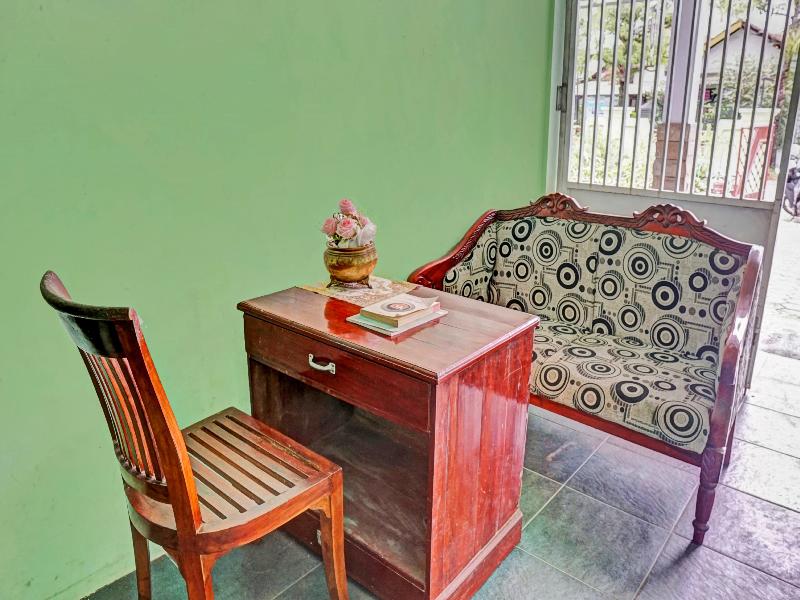SPOT ON 90537 De Wisma Emas - Lobi