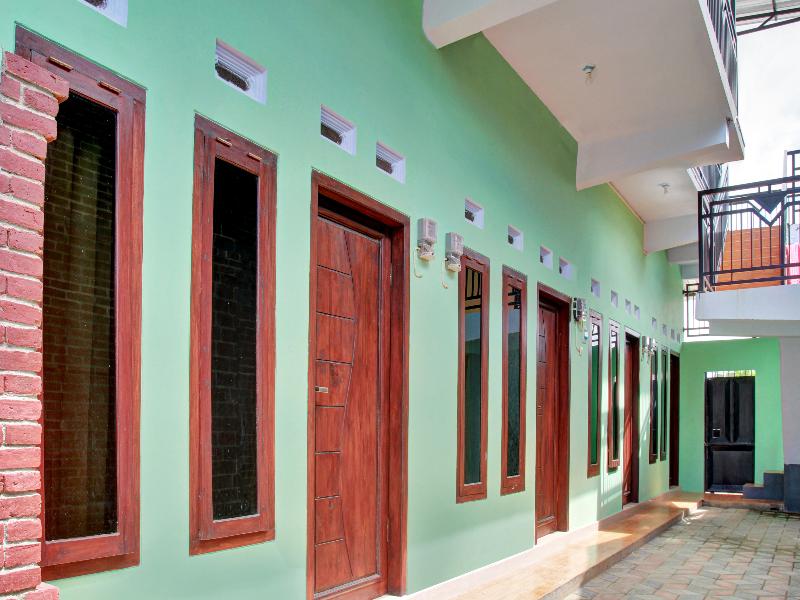 SPOT ON 90537 De Wisma Emas - Lobi