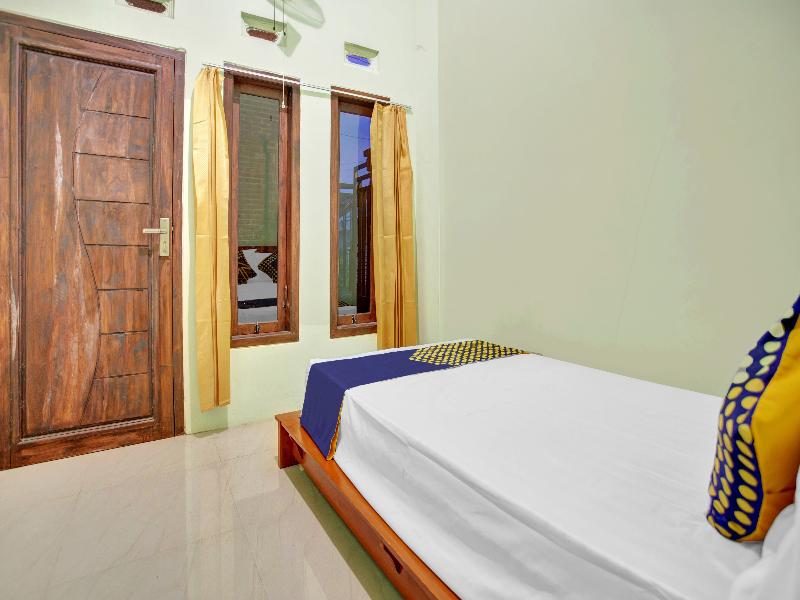 SPOT ON 90537 De Wisma Emas - Oda