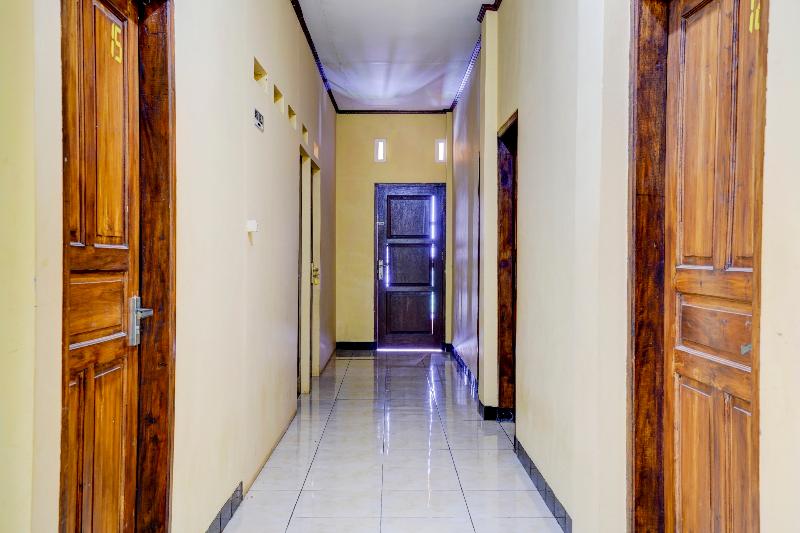 OYO 113676 Wisma Al-fahmi Syariah - Lobi