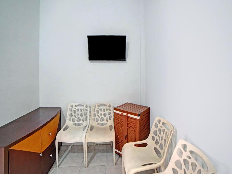 OYO 90503 Madina Residence - Lobi