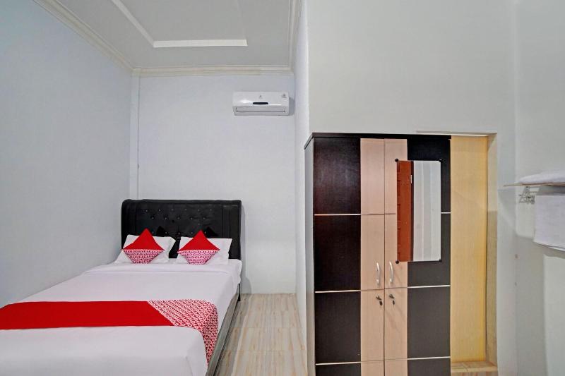 OYO 90503 Madina Residence - Oda