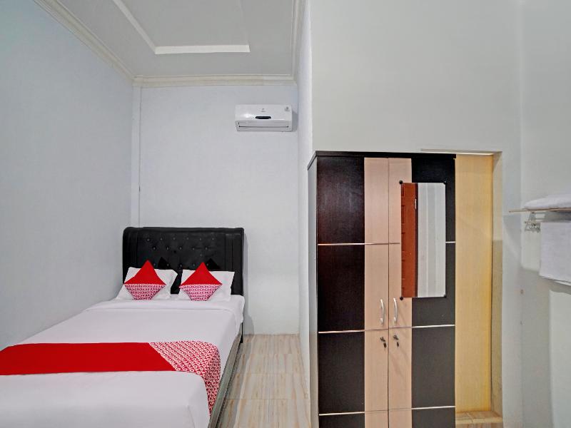OYO 90503 Madina Residence - Oda