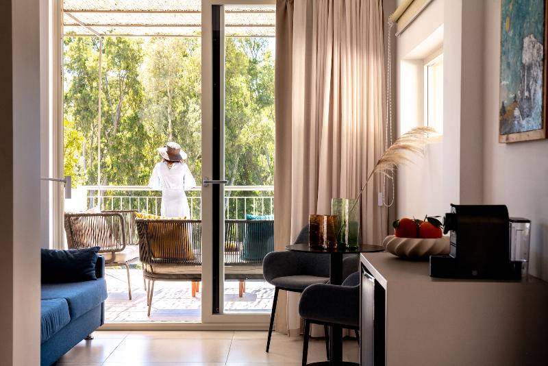 Luna Minoica Suites & Apartments - Oda
