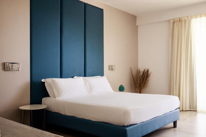 Luna Minoica Suites & Apartments - Oda