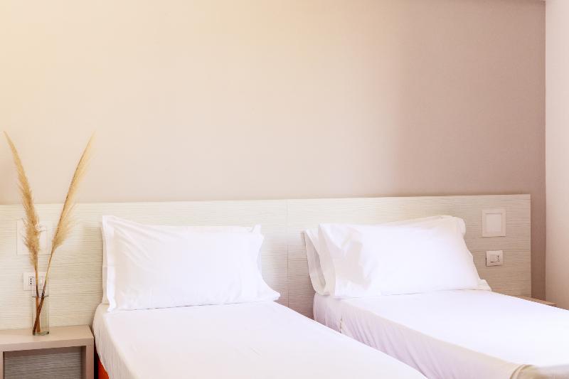Luna Minoica Suites & Apartments - Oda