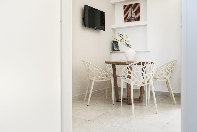 Luna Minoica Suites & Apartments - Oda
