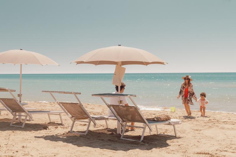 Luna Minoica Suites & Apartments - Plaj