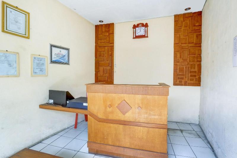 SPOT ON 90156 Hotel Ramayana - Lobi