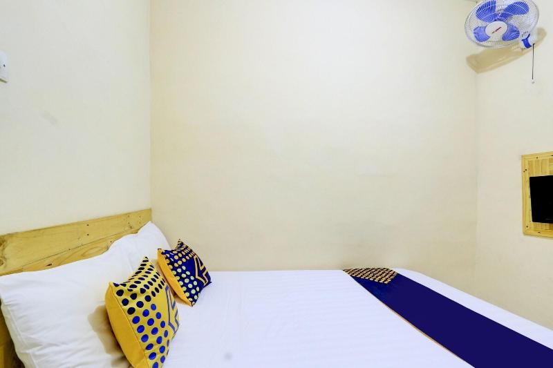 SPOT ON 90156 Hotel Ramayana - Oda