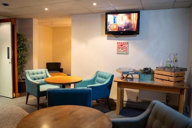Mercure Cardiff North Hotel - Lobi