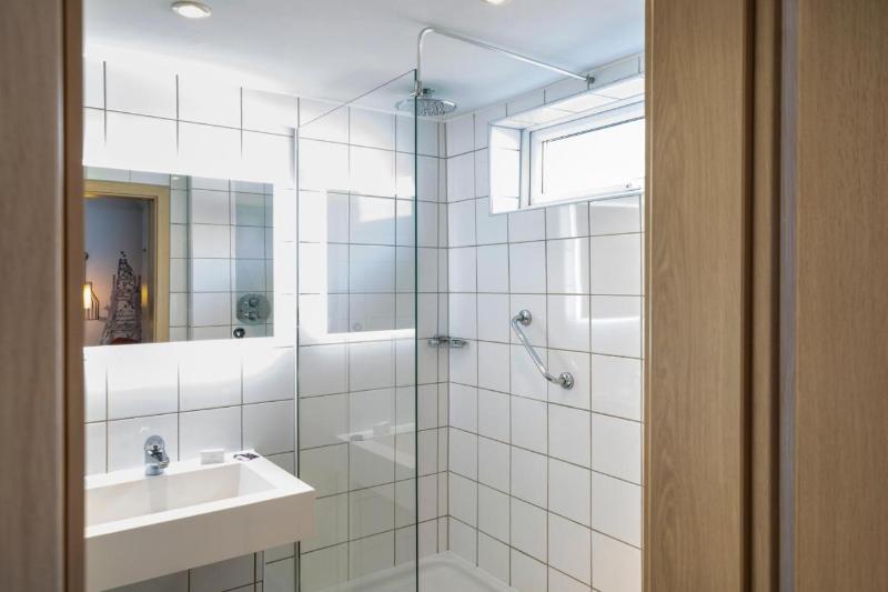 Mercure Cardiff North Hotel - Oda