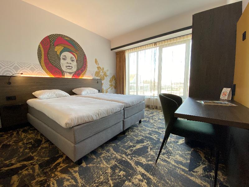 Fletcher Hotel-Restaurant ByZoo Emmen - Oda
