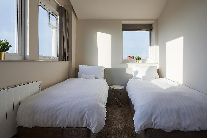 Humber Lofts Residences - Oda