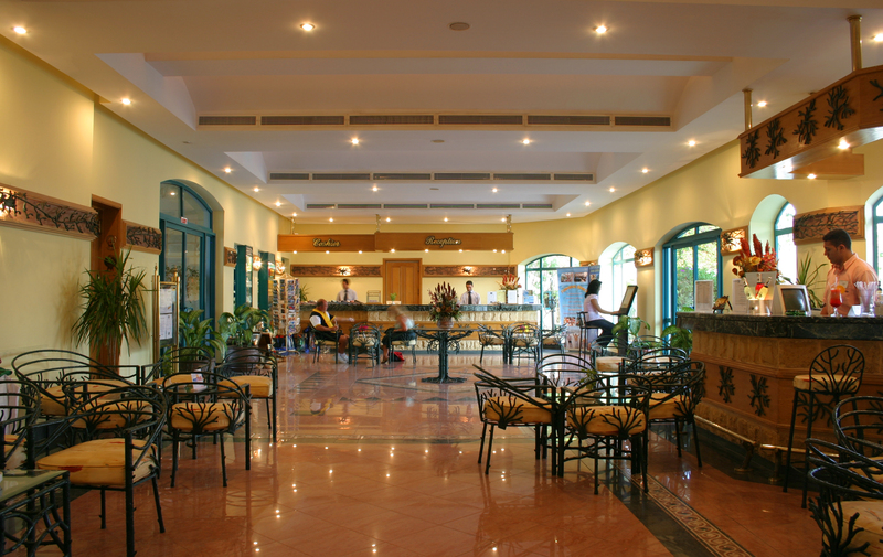 Falcon Hills - Bar