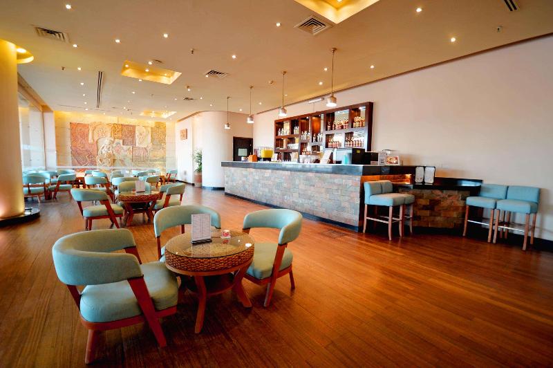 Aurora Oriental Resort - Bar