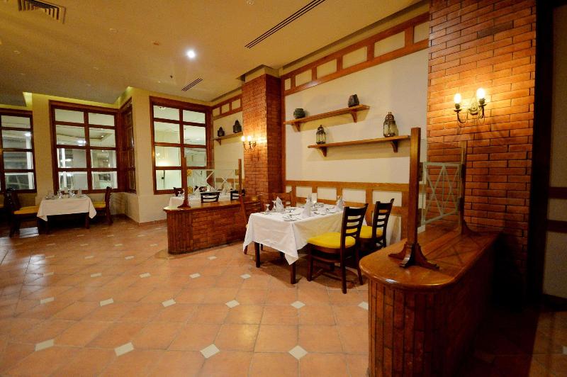 Aurora Oriental Resort - Restoran