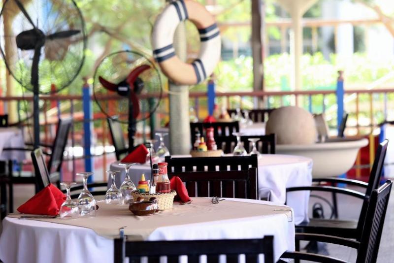 MinaMark Beach Resort - Families & Couples Only - Teras