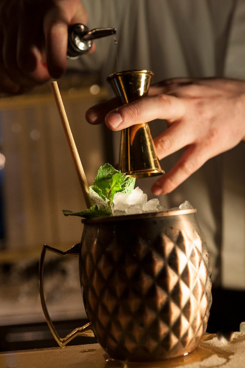Kozmo Hotel Suites & Spa - Bar