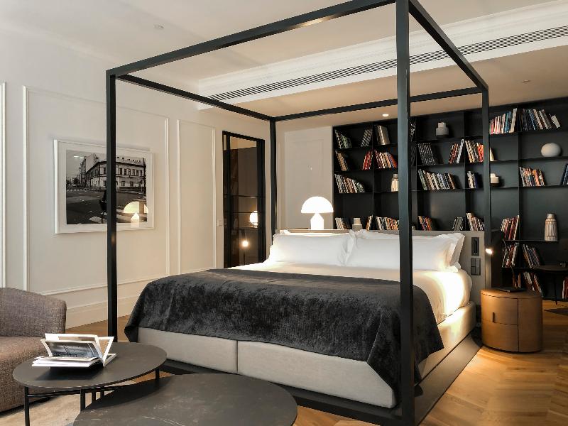 Kozmo Hotel Suites & Spa - Oda