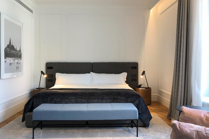 Kozmo Hotel Suites & Spa - Oda