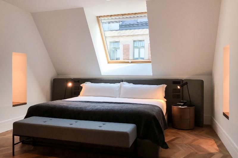 Kozmo Hotel Suites & Spa - Oda