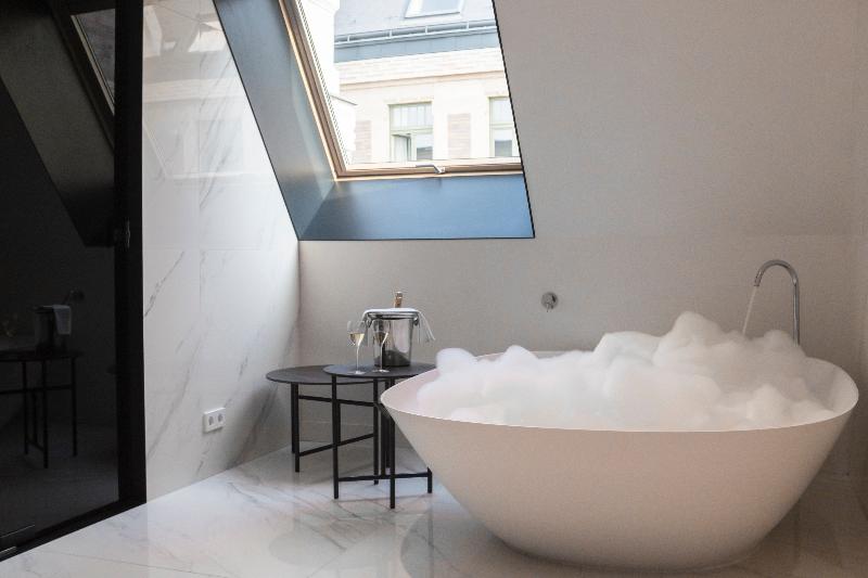 Kozmo Hotel Suites & Spa - Oda
