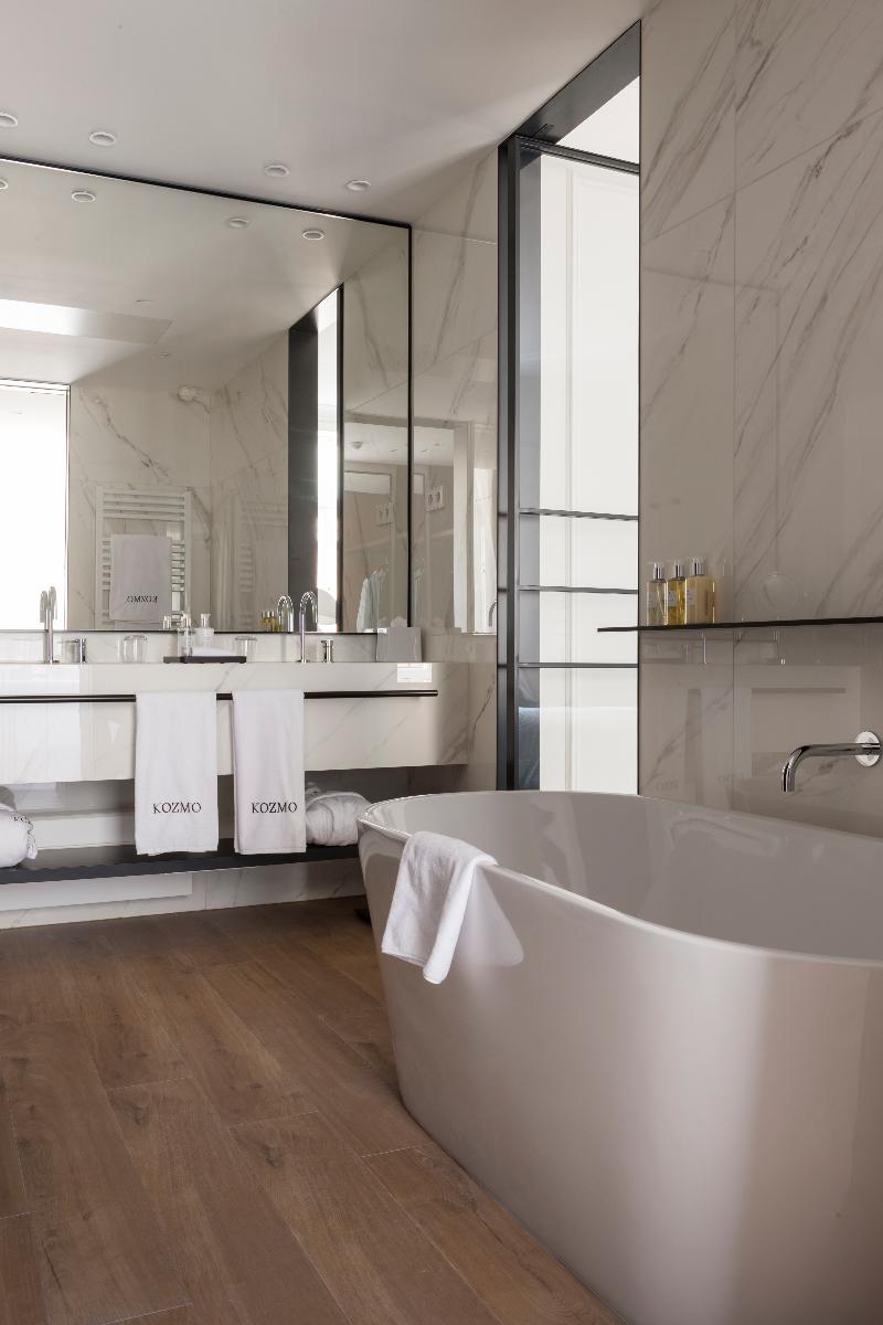 Kozmo Hotel Suites & Spa - Oda