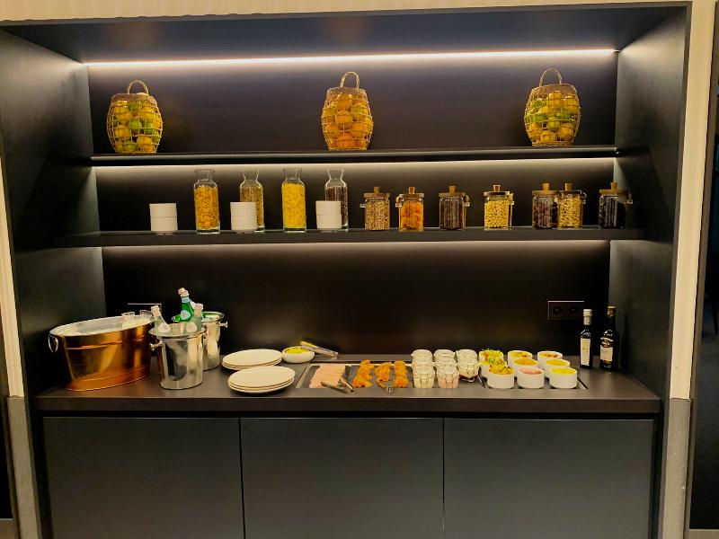 Kozmo Hotel Suites & Spa - Restoran