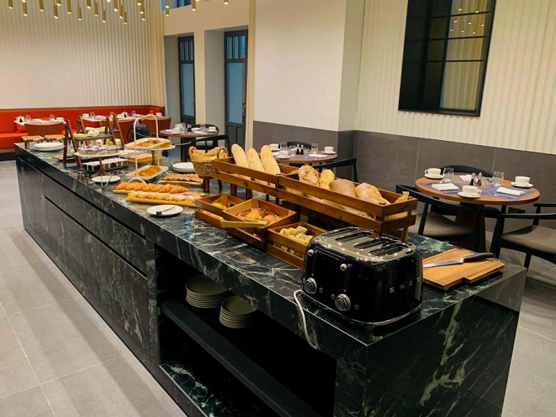 Kozmo Hotel Suites & Spa - Restoran