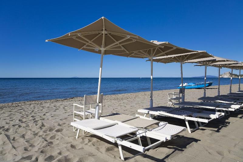 Roccamare Resort - Ville e Appartamenti - Plaj