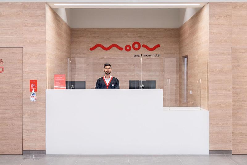 Moov Hotel Oeiras - Lobi