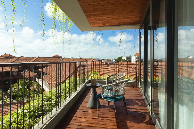 Beachwalk Residence Kuta Bali - Teras