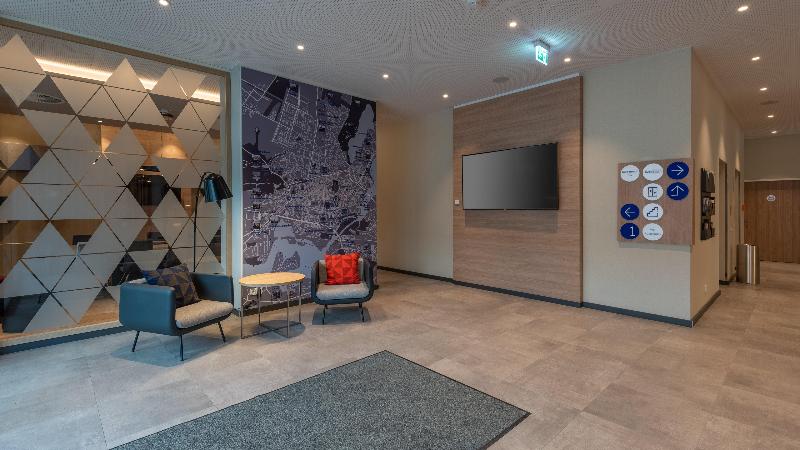 Holiday Inn Express and Suites Potsdam - Lobi