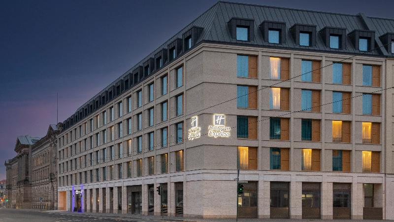Holiday Inn Express and Suites Potsdam - Genel
