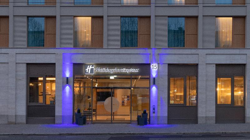 Holiday Inn Express and Suites Potsdam - Genel